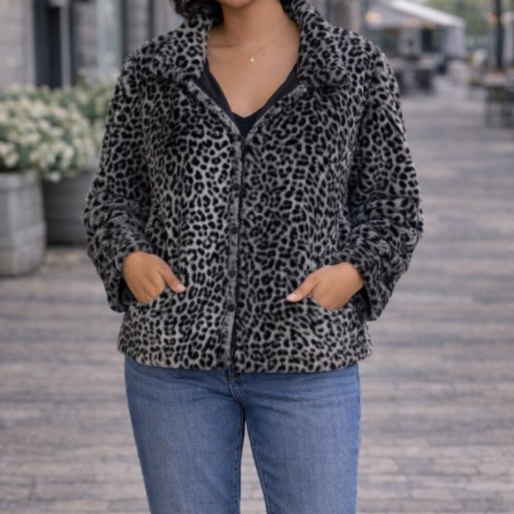 JM Collection Black & Gray Leopard Print Faux Fur Jacket Size: Medium